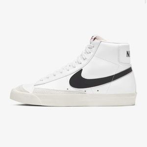 NEW NEVER WORN NIKE BLAZERS
